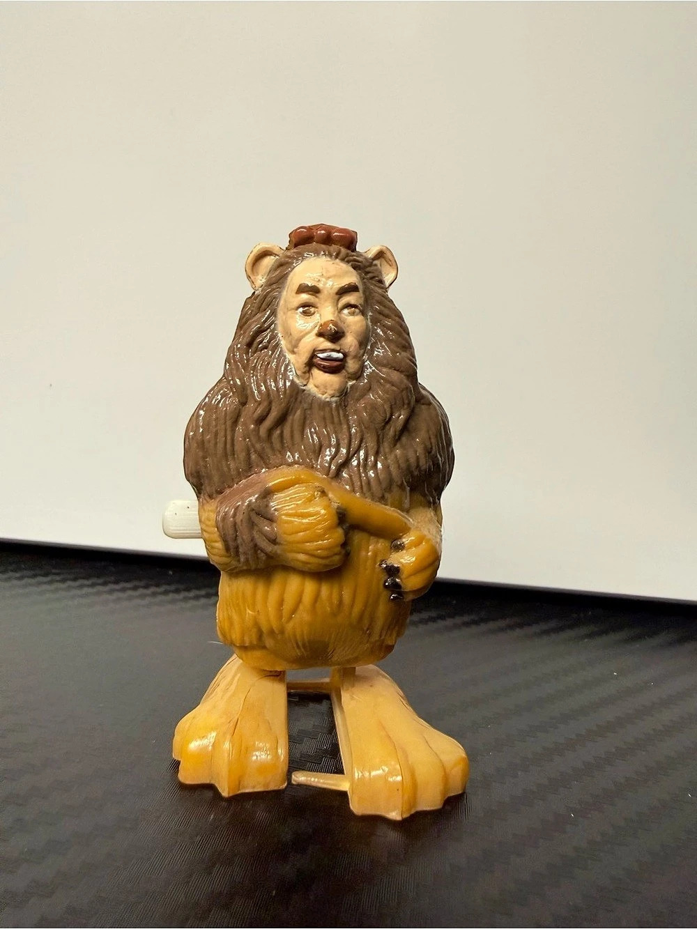 1988 Cowardly Lion 3" MGM Turner Wind Up Walkers Action Figure Wizard Of Oz